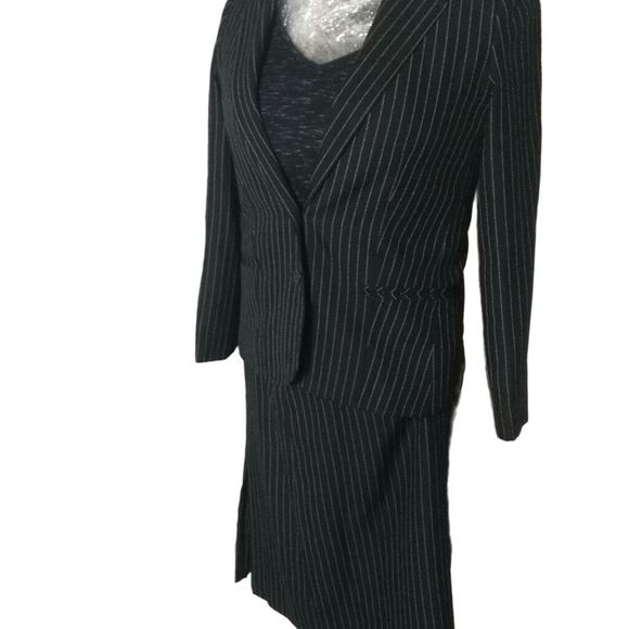 Ladies 2 piece suit A Great Suit For Work Wear! - Picture 5 of 8